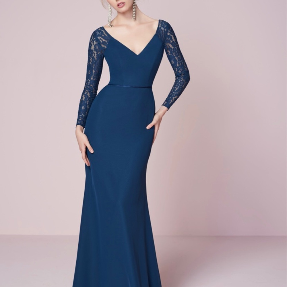 THIS DRESS, BUT IN BLACK!